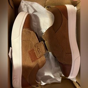 It was only worn twice almost Brand new ! Condition 9/10